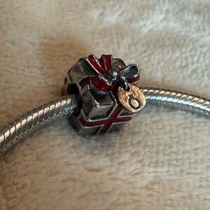 Pandora “A Precious Gift” 2012 Limited Edition Black Friday Charm ALE 925 Enamel